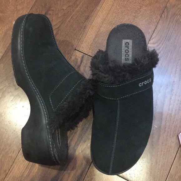 suede crocs clogs